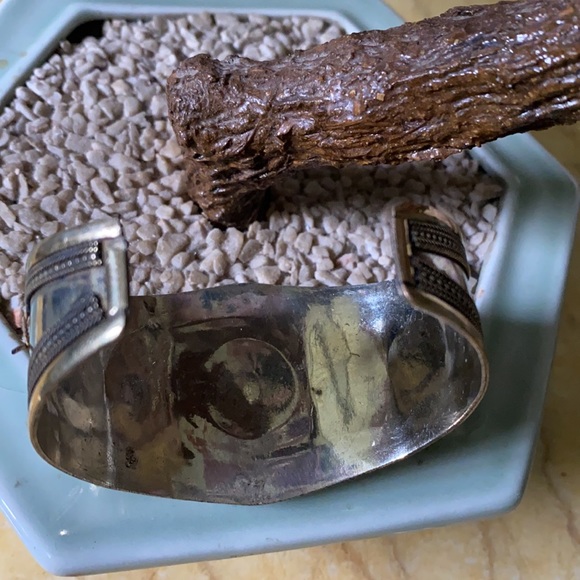 Antique lapis lazuli brass cuff - Picture 2 of 5